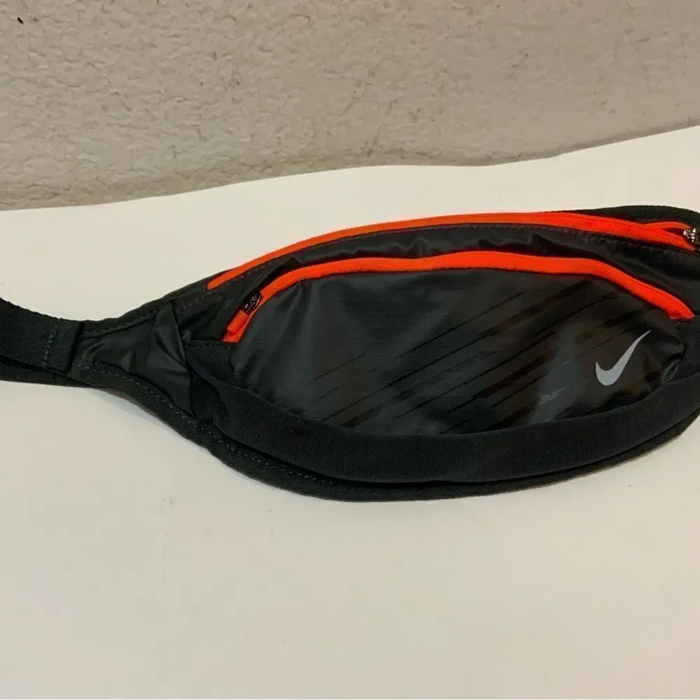 NWT Nike Athletic Running Waist Fanny Pack 2 Zippers Breathable Waterproof Mesh